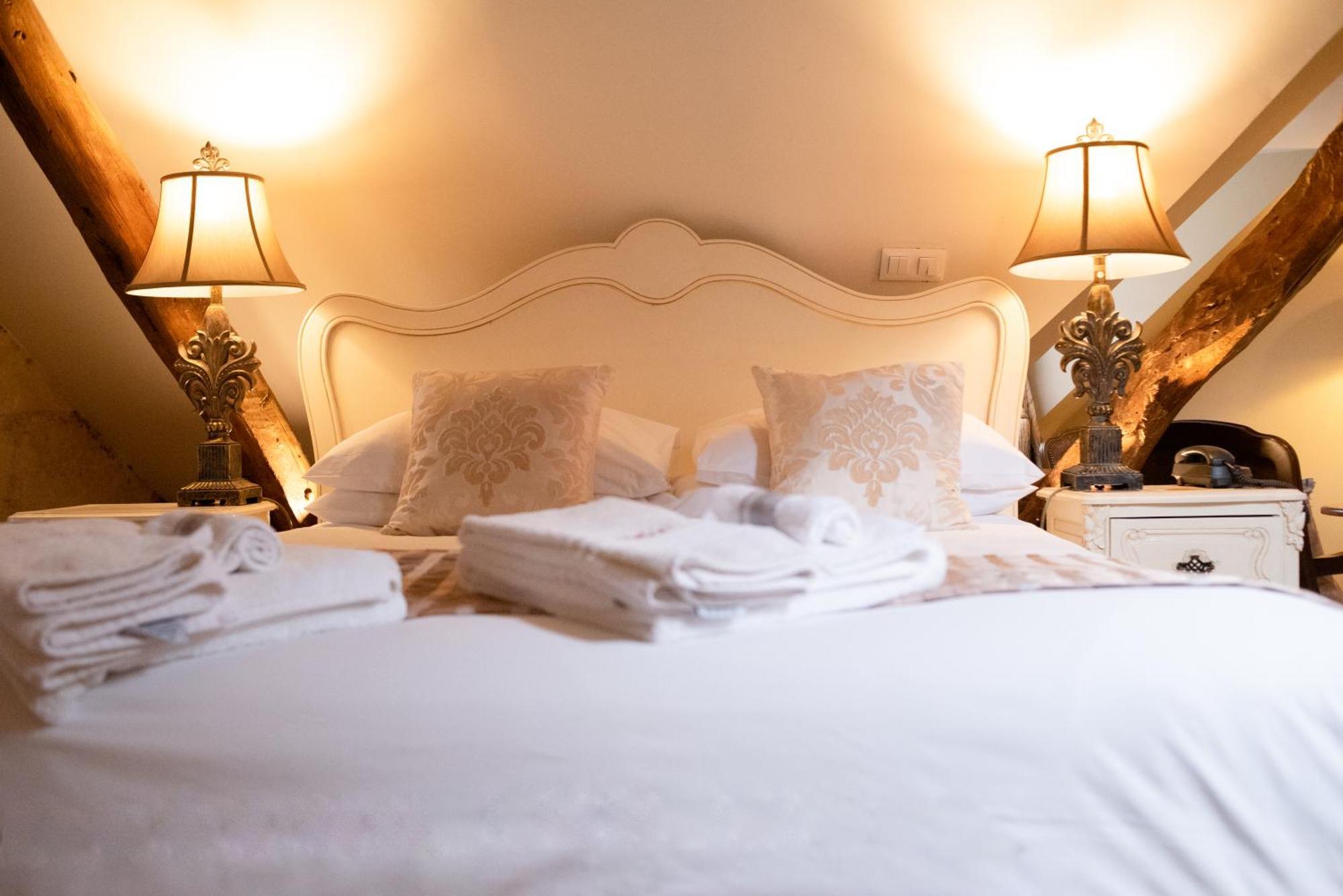 Logis Hotel De France La Chartre-sur-le-Loir Dış mekan fotoğraf