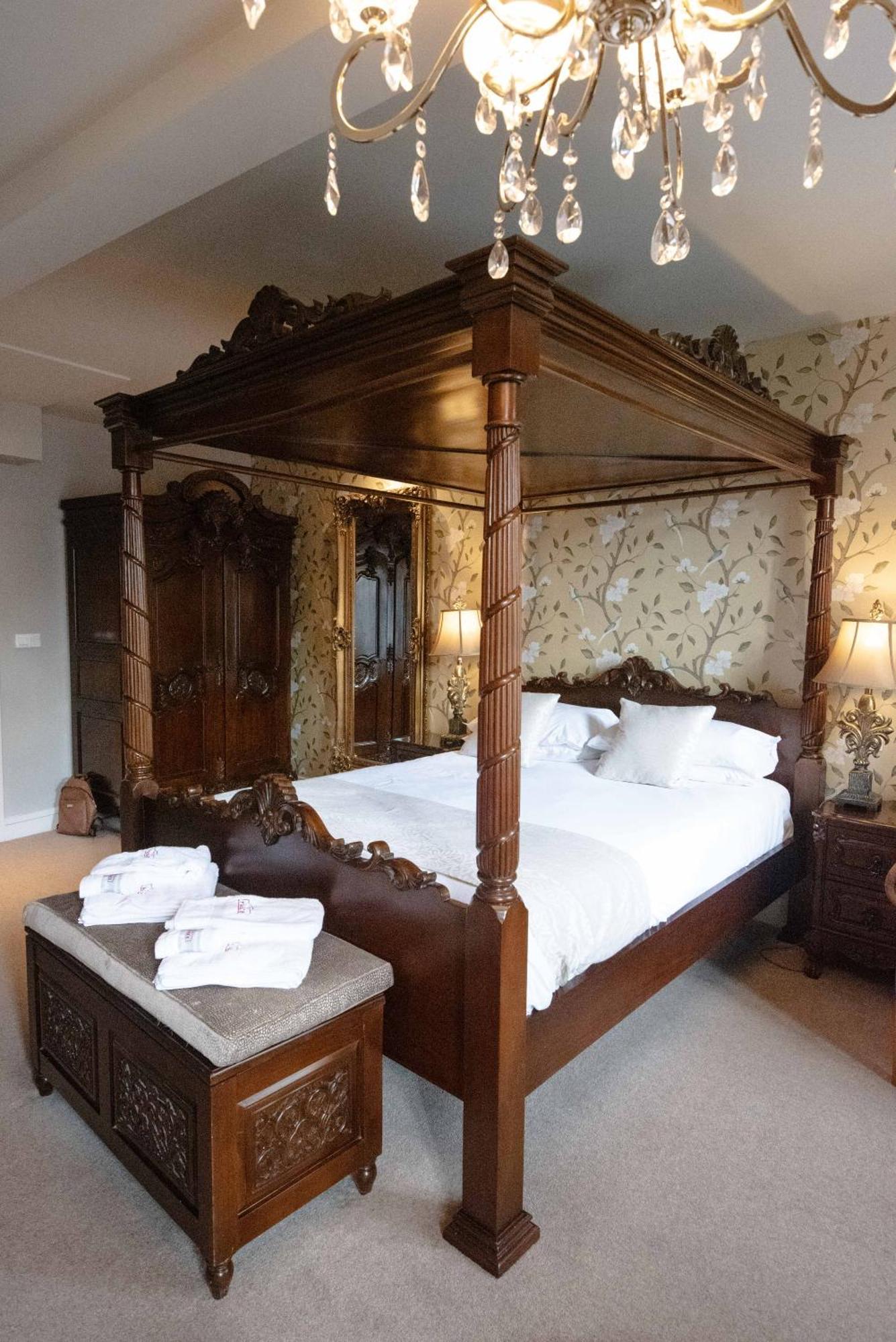 Logis Hotel De France La Chartre-sur-le-Loir Dış mekan fotoğraf
