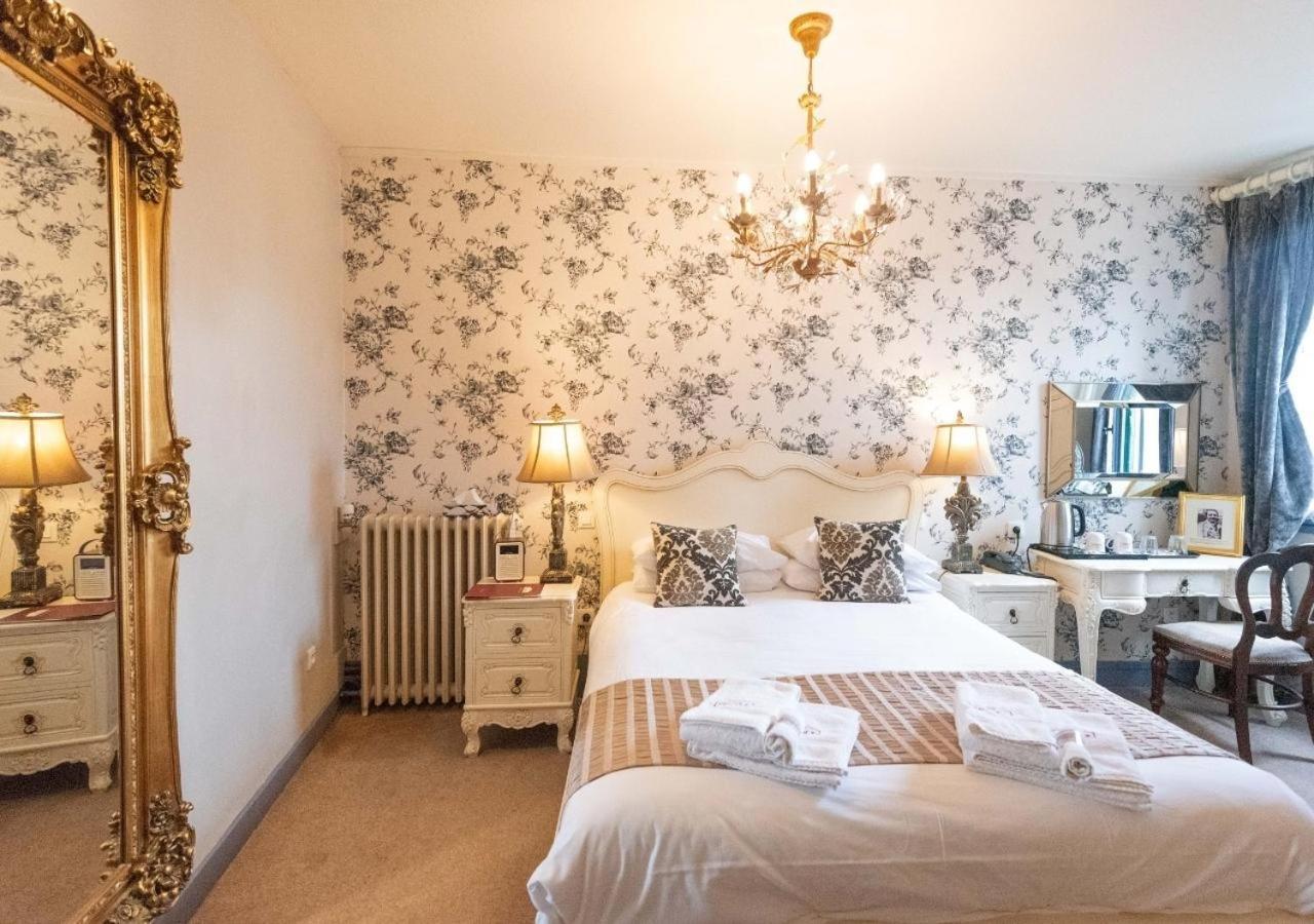 Logis Hotel De France La Chartre-sur-le-Loir Dış mekan fotoğraf