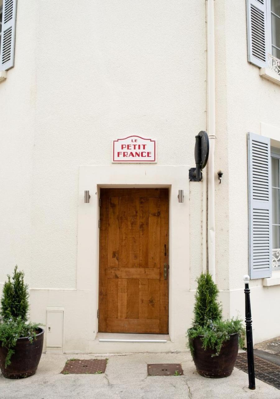 Logis Hotel De France La Chartre-sur-le-Loir Dış mekan fotoğraf