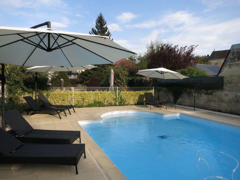 Logis Hotel De France La Chartre-sur-le-Loir Dış mekan fotoğraf