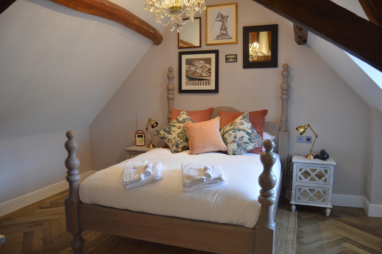 Logis Hotel De France La Chartre-sur-le-Loir Dış mekan fotoğraf
