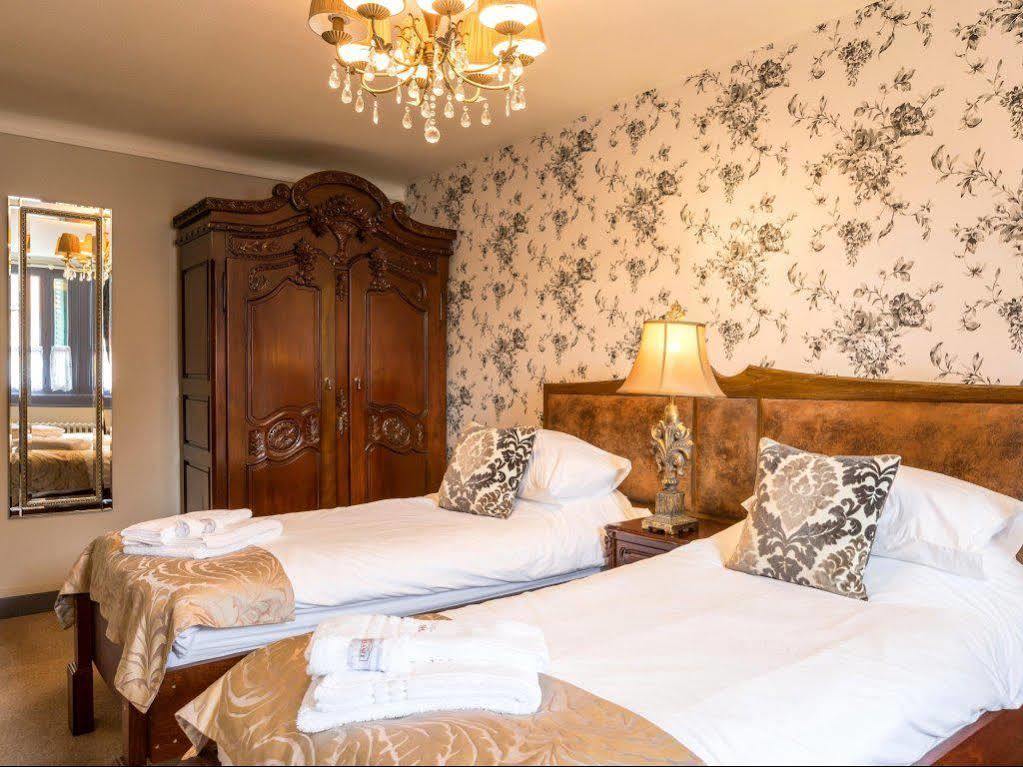 Logis Hotel De France La Chartre-sur-le-Loir Dış mekan fotoğraf
