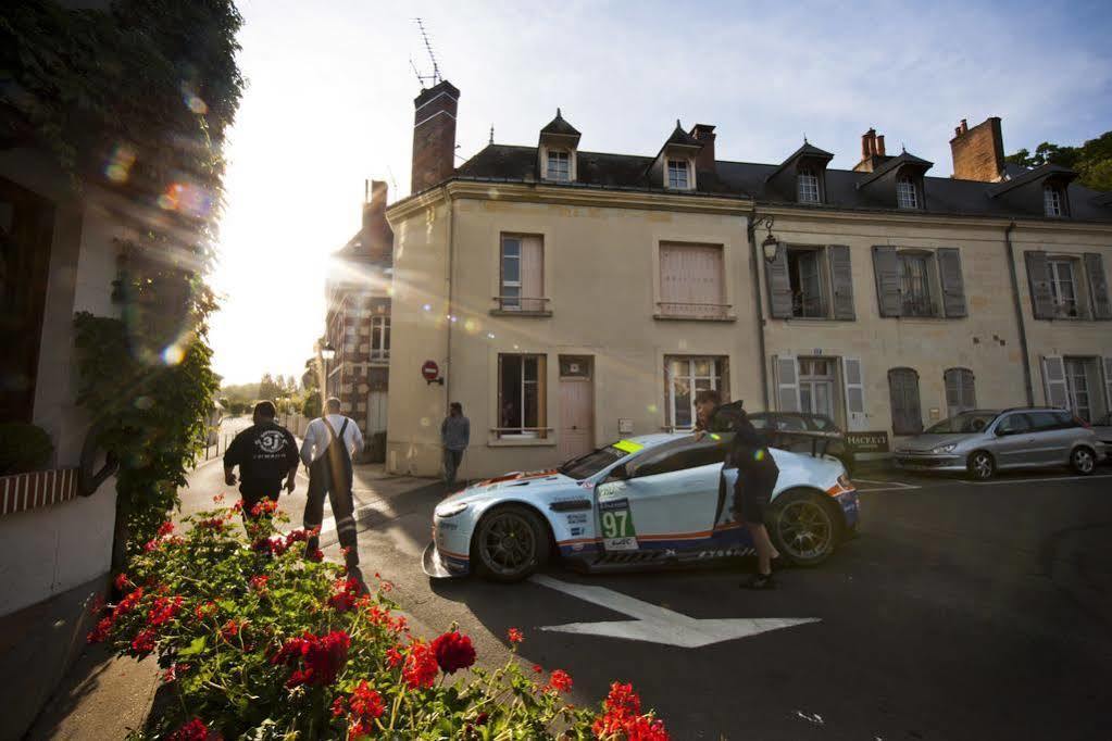 Logis Hotel De France La Chartre-sur-le-Loir Dış mekan fotoğraf