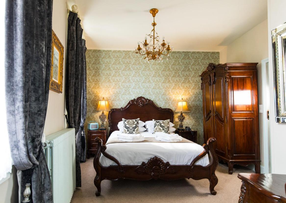 Logis Hotel De France La Chartre-sur-le-Loir Dış mekan fotoğraf