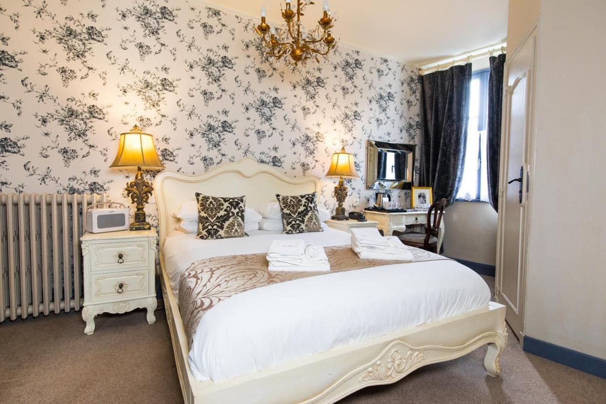 Logis Hotel De France La Chartre-sur-le-Loir Dış mekan fotoğraf